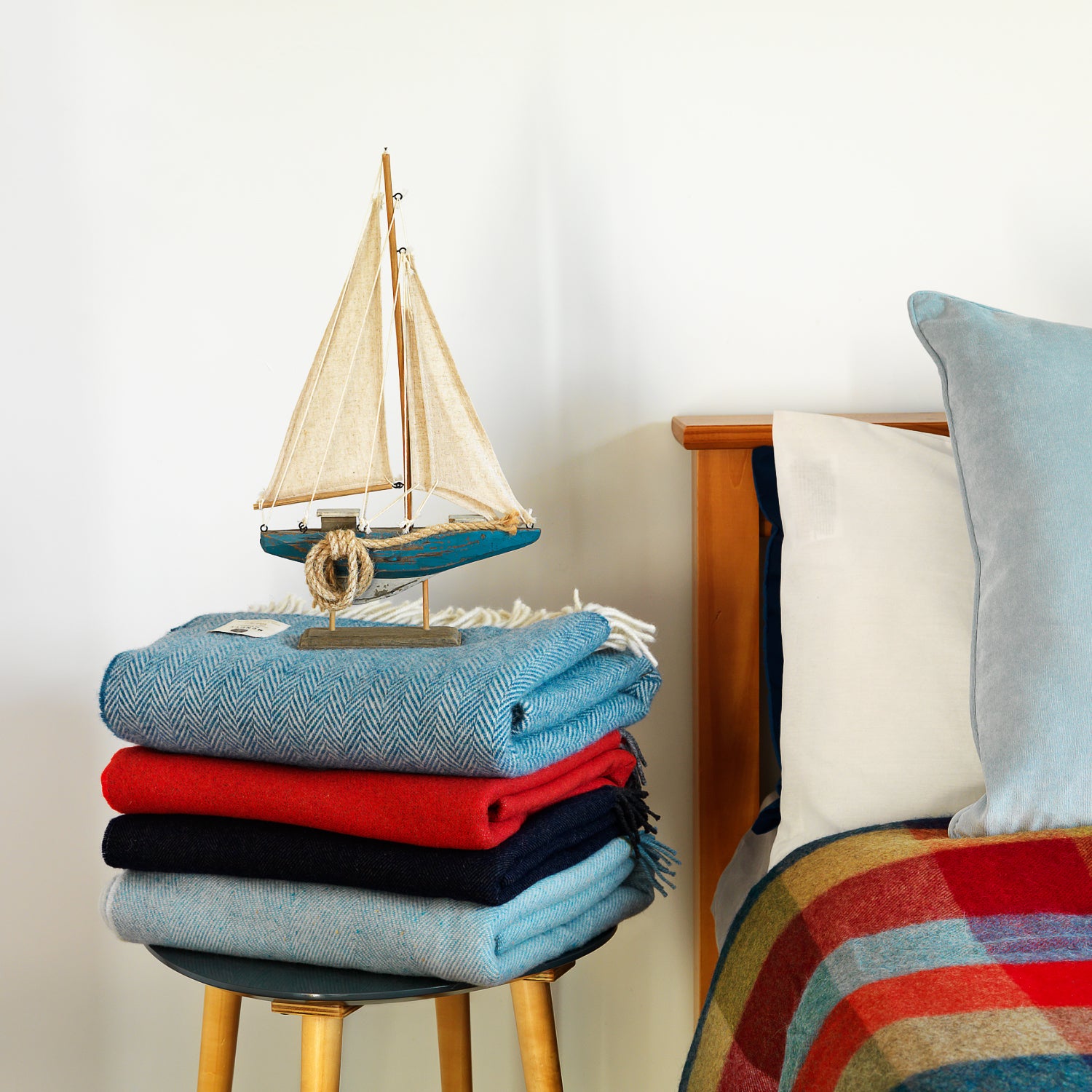 Midnight Herringbone Blanket - The Voewood