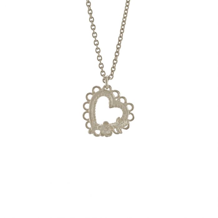 Lace-Edged Heart & Flower Necklace - The Voewood